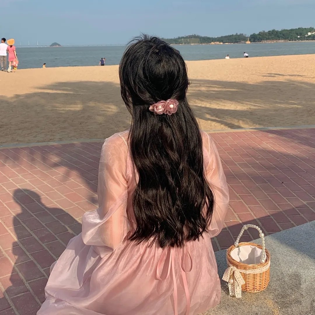 黑玫瑰公寓